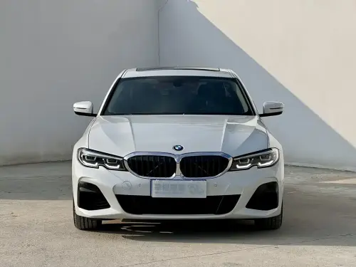 BMW 3-Series, 2022