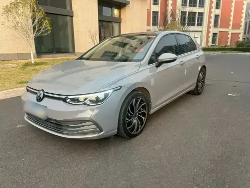 Volkswagen Golf, 2022