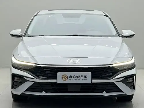 Hyundai Elantra, 2024