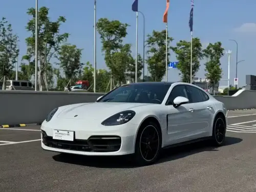 Porsche Panamera, 2022