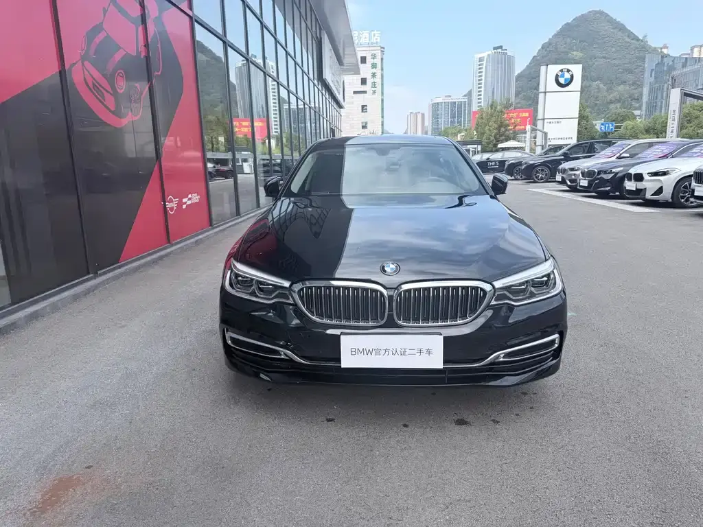 BMW 5-Series, 2020