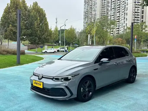 Volkswagen Golf, 2022