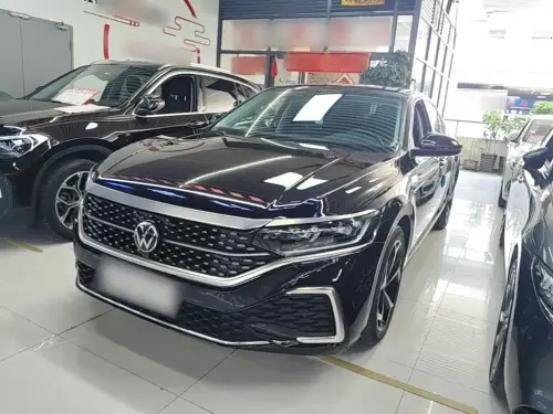 Volkswagen Passat, 2023