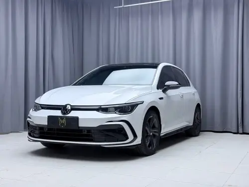 Volkswagen Golf, 2022