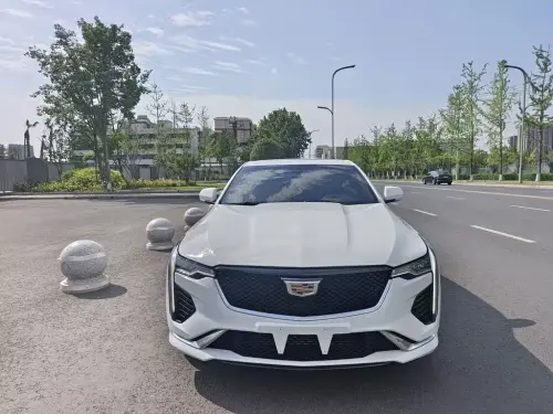 Cadillac CT4, 2022