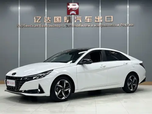 Hyundai Elantra, 2022