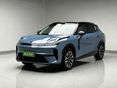 Lynk & Co 08, 2025