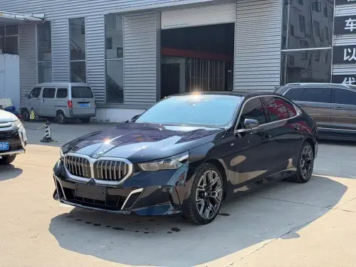 BMW 5-Series, 2025