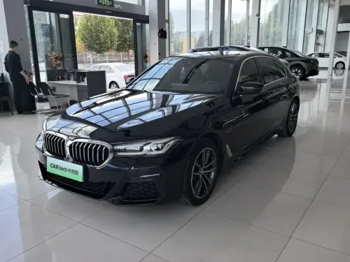 BMW 5-Series, 2022