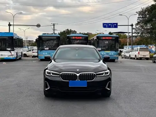 BMW 5-Series, 2022