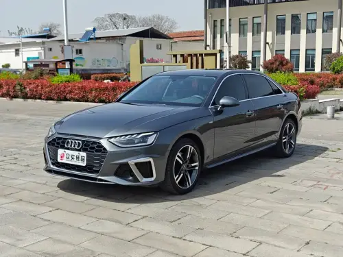 Audi A4, 2022