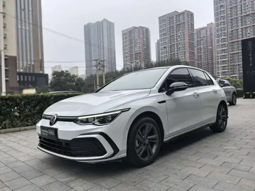 Volkswagen Golf, 2024