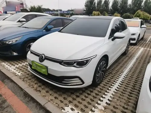 Volkswagen Golf, 2023