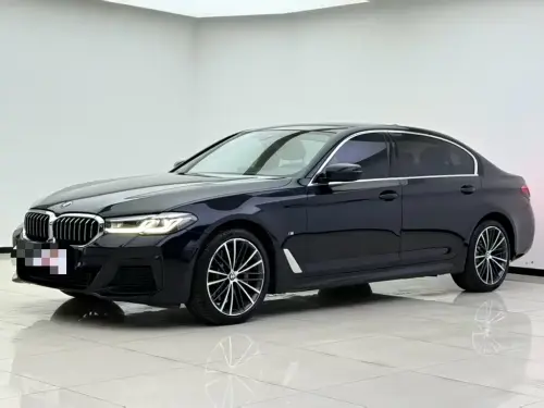 BMW 5-Series, 2022