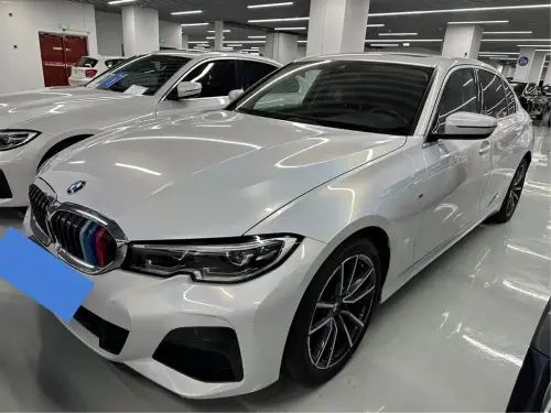 BMW 3-Series, 2022