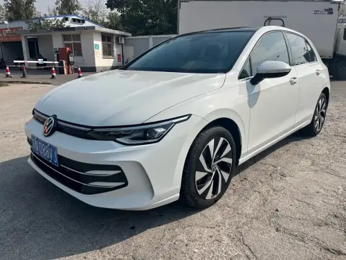 Volkswagen Golf, 2025
