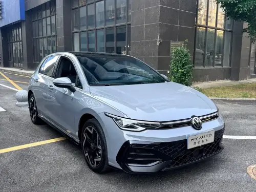 Volkswagen Golf, 2025