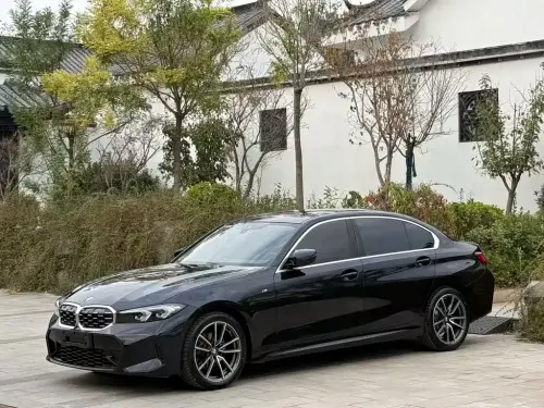 BMW 3-Series, 2024
