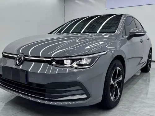 Volkswagen Golf, 2022