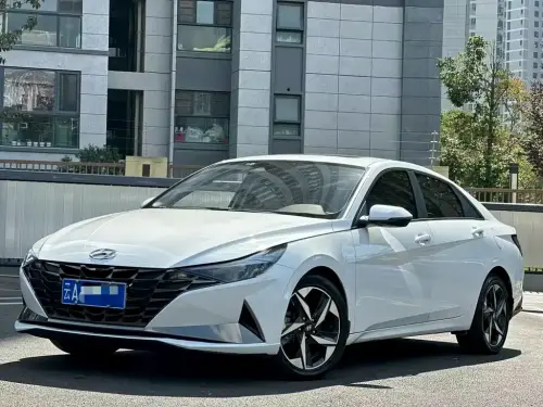 Hyundai Elantra, 2023