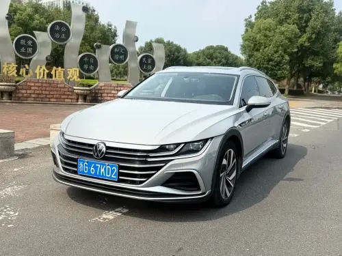 Volkswagen CC, 2023