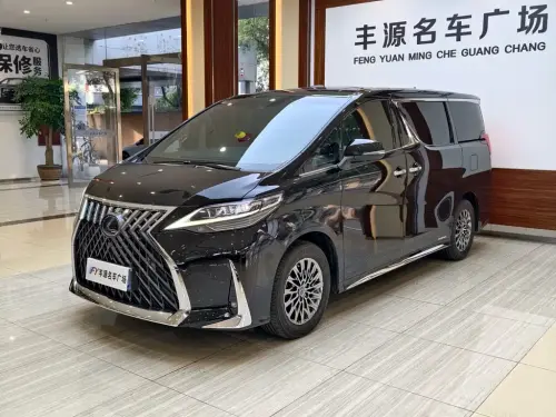 Lexus LM, 2022