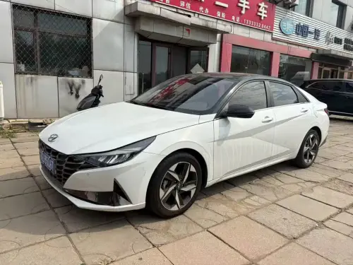 Hyundai Elantra, 2022