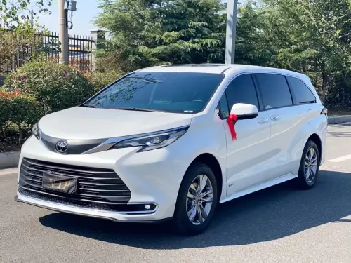 Toyota Sienna, 2025