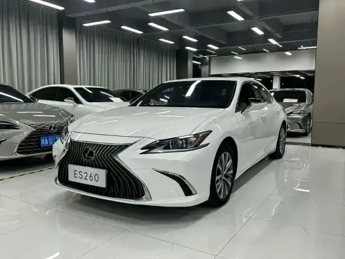 Lexus ES, 2020