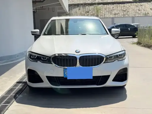 BMW 3-Series, 2022