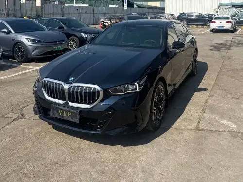 BMW 5-Series, 2025
