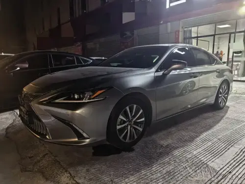 Lexus ES, 2020