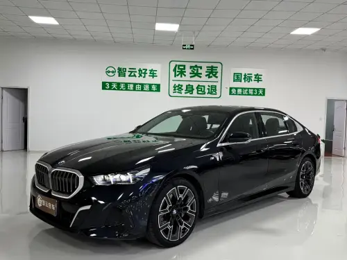 BMW 5-Series, 2025