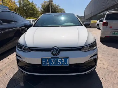 Volkswagen Golf, 2023