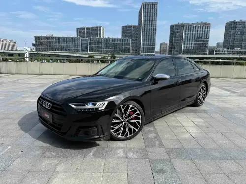 Audi S8, 2021
