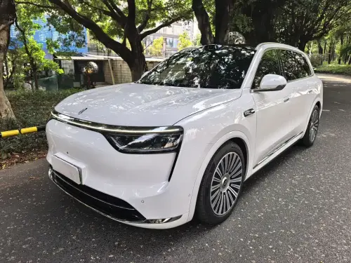 AITO M8, 2025
