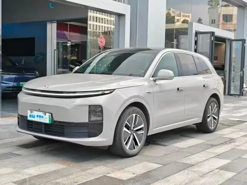 Li Auto L6, 2025