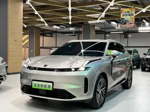 Lynk & Co 08, 2025