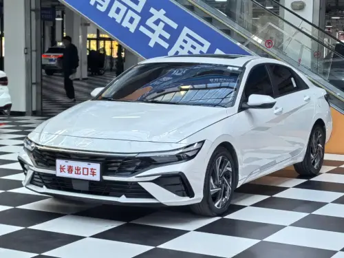 Hyundai Elantra, 2023