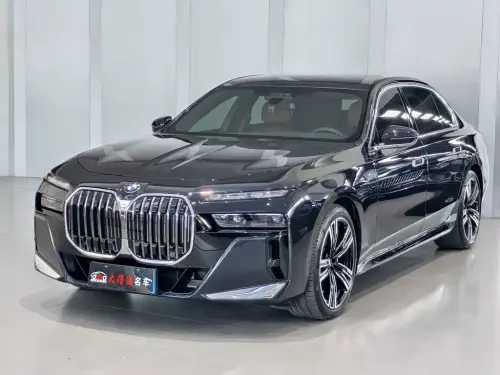 BMW 7-Series, 2025
