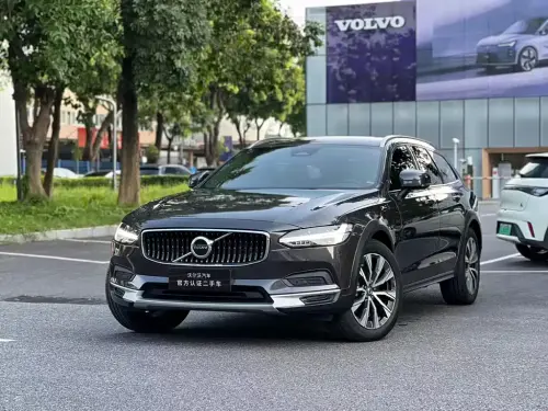 Volvo V90, 2025