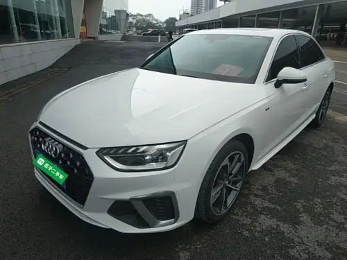 Audi A4, 2022