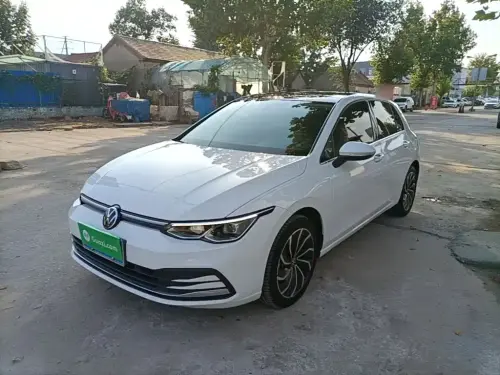 Volkswagen Golf, 2023
