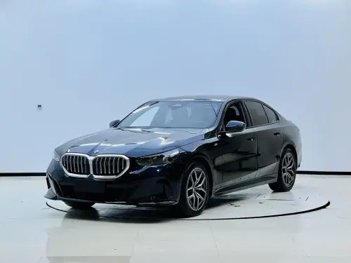 BMW 5-Series, 2025