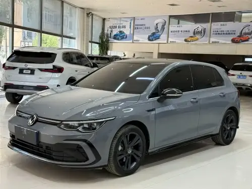 Volkswagen Golf, 2022