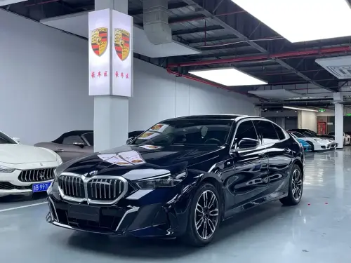 BMW 5-Series, 2024