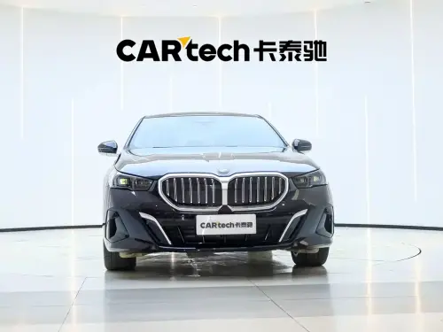BMW 5-Series, 2025
