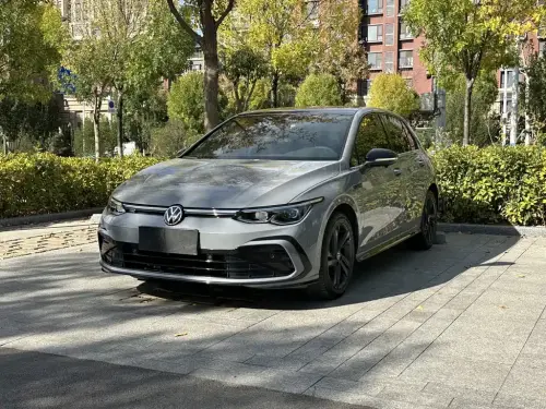 Volkswagen Golf, 2023
