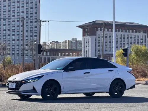 Hyundai Elantra, 2023