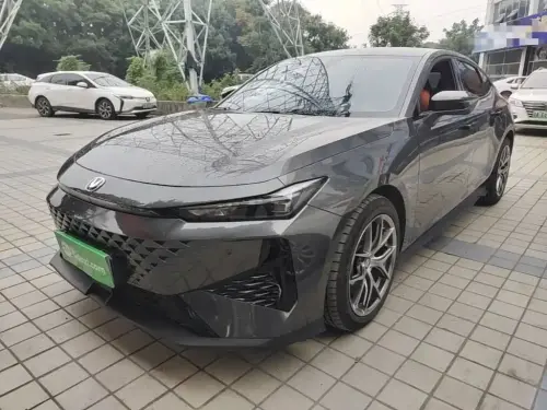 Changan UNI-V, 2025